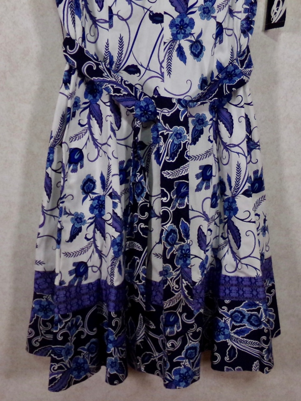 NWT Nine West Blue Combo Dress, Lined, VNeck & Back, Slight Streatch,Bk Zip Sz14 - Picture 3 of 13